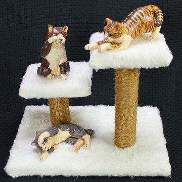 すみ田理恵 作 キャットタワー 猫の焼き物たち 皿や器や招き猫の画像