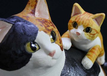 すみ田理恵 作 猫の時計 三毛 猫の焼き物たち 皿や器や招き猫の画像