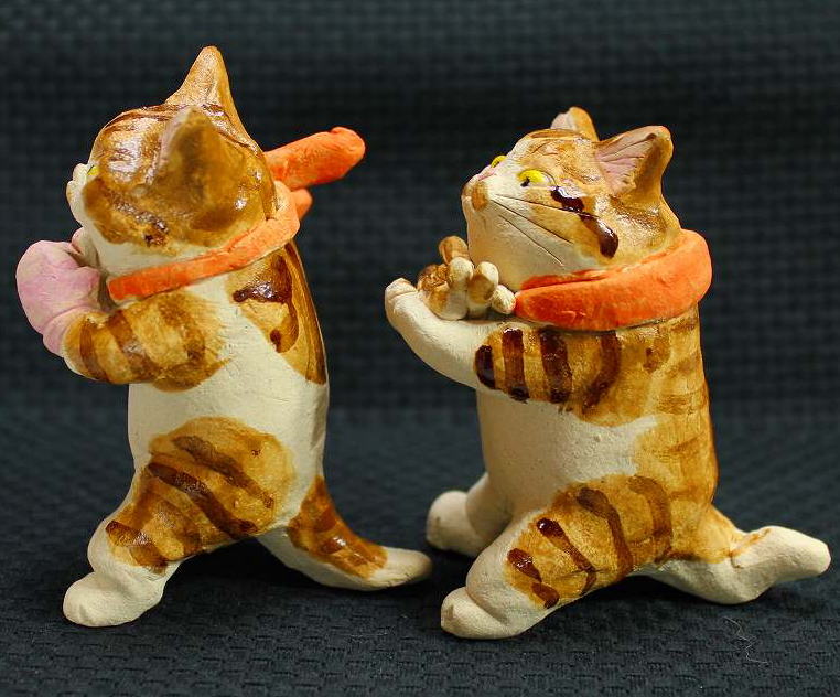 水谷 満 作 たき火セット　猫の焼き物たち 皿や器や招き猫の画像