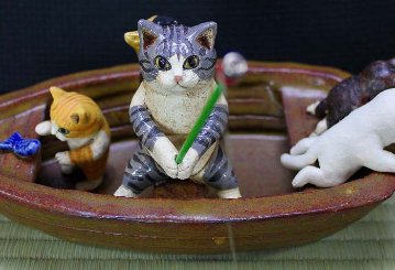 すみ田理恵 作 猫の釣り舟 猫の焼き物たち 皿や器や招き猫の画像