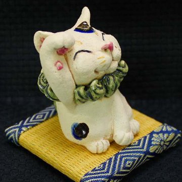 おちょこ 作 ちび招き猫 右 猫の焼き物たち 皿や器や招き猫画像