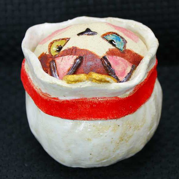 岡村洋子 作 猫かぶり 開運猫袋 茶 ねこども 猫の焼き物たち 皿や器や招き猫画像