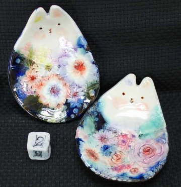  野村晃子 作 猫の小皿(#2) 2枚セット 猫の焼き物たち 皿や器や招き猫画像