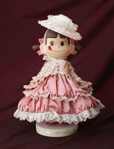 YEAR'Sペコちゃんドール 2012年版 ビスクドール 不二家 ペコちゃん ポコちゃん ペコポコ ミルキーの画像