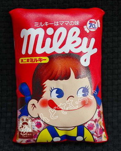 不二家ミルキー復刻版パッケージミニポーチ レインボー カプセルトイ ガチャガチャ ガシャポン ガチャポンの画像