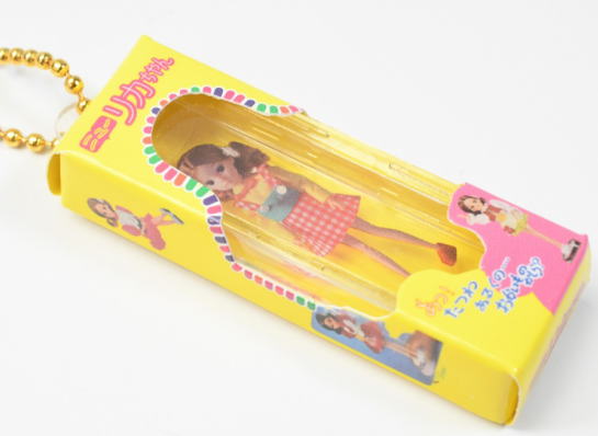 リカちゃん 歴代ミニチュアパッケージコレクション 全4種コンプリートセット タカラトミーアーツ カプセルトイ ガチャガチャ ガシャポン ガチャポン 【新品同様品】の画像