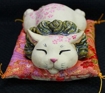 おちょこ 作 さくら 猫の焼き物たち 皿や器や招き猫画像