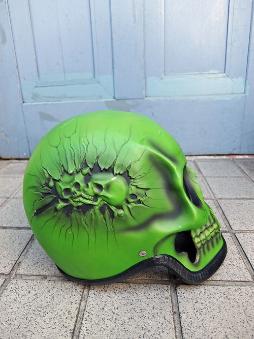 skull helmet画像