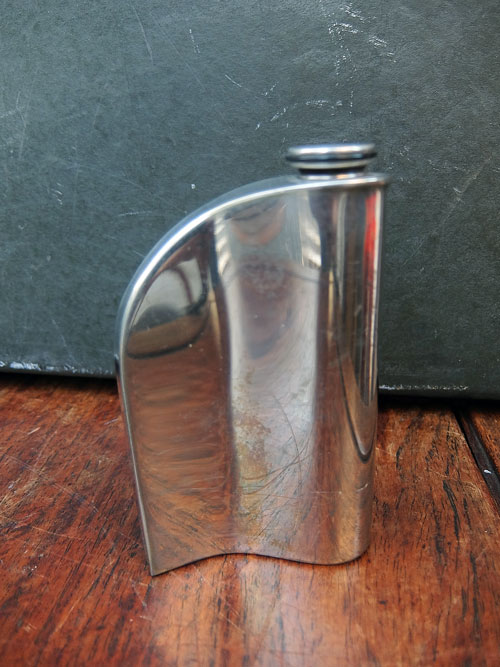 スキャットル ergo flask, design by Chris middleton画像
