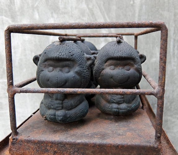 貯金箱の型　さるの画像