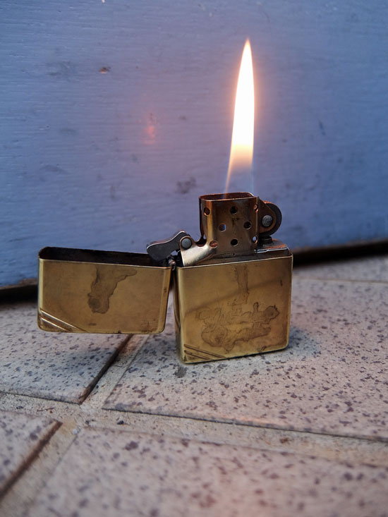 zippo brass 二重線刻の画像