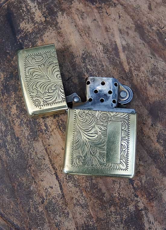 zippo 唐草金色の画像