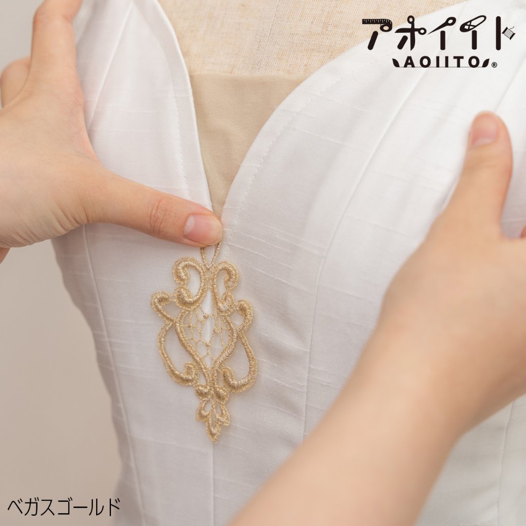 【M104】もったいない品｜ラメケミカルの中世風カットモチーフの画像