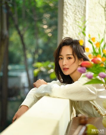 【メール便送料無料】雑誌/ 瑞麗伊人風尚雜志 2024年1月 中国版　張鈞甯（チャン・チュンニン）：表紙！記事掲載！ Rayli Her Style ef　中国雑誌の画像