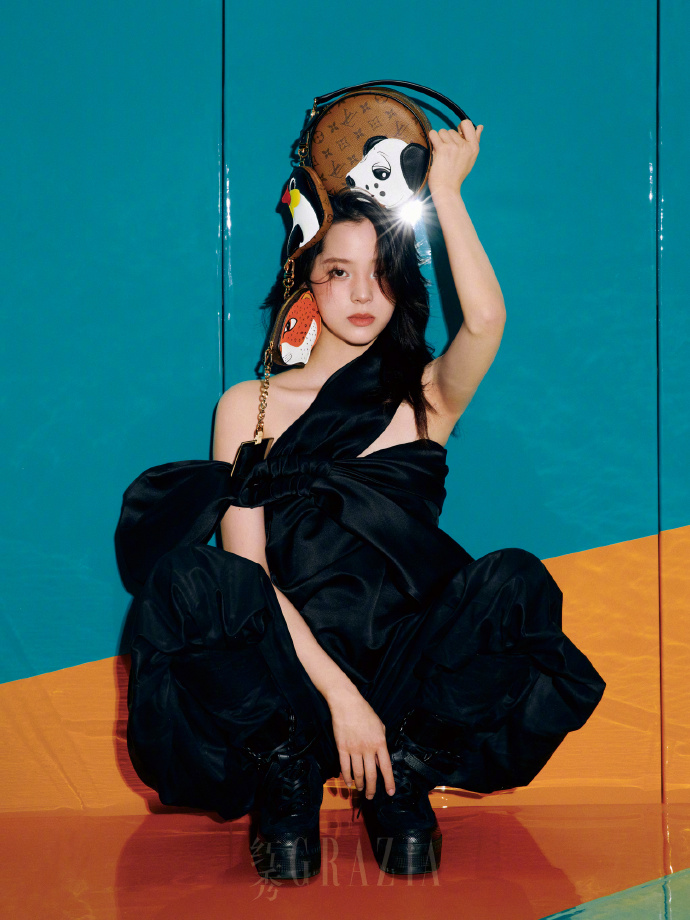 【メール便送料無料】雑誌/ 紅秀Grazia雜志 2024年5月C第662期 中国版　歐陽娜娜（オーヤン・ナナ/Nana）：表紙！記事掲載！ グラッツィア　中国雑誌の画像