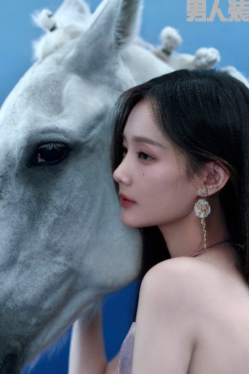 雑誌/ 男人裝 2022年8月第220期 中国版　李一桐（リー・イートン）：表紙！記事掲載！ FHM　中国雑誌の画像