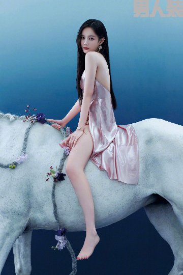 雑誌/ 男人裝 2022年8月第220期 中国版　李一桐（リー・イートン）：表紙！記事掲載！ FHM　中国雑誌の画像