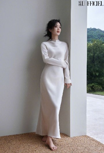 雑誌/ 時裝女士雜志 2022年10月刊 中国版　趙麗穎（チャオ・リーイン）：表紙！記事掲載！ L’OFFICIEL ロフィシェル　中国雑誌の画像