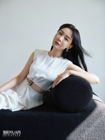 【メール便送料無料】雑誌/ 瑞麗伊人風尚雜志 2023年4月 中国版　陳數（チェン・シュー）：表紙！記事掲載！ Rayli Her Style ef　中国雑誌の画像