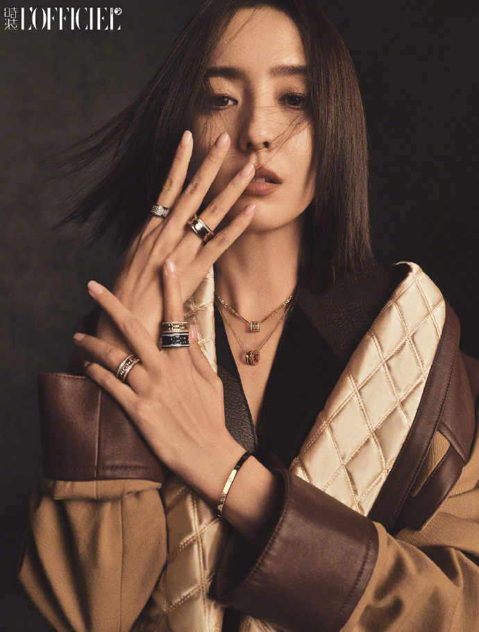 【メール便送料無料】雑誌/ 時裝女士雜志 2023年5月刊 中国版　佟麗婭（トン・リーヤー）：表紙！記事掲載！ L’OFFICIEL ロフィシェル　中国雑誌の画像