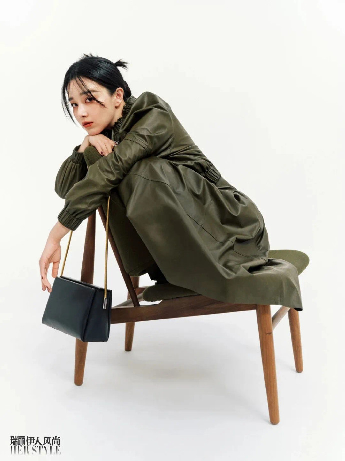 【メール便送料無料】雑誌/ 瑞麗伊人風尚雜志 2023年7月 中国版　闞清子（カン・チンズ）：表紙！記事掲載！ Rayli Her Style ef　中国雑誌の画像