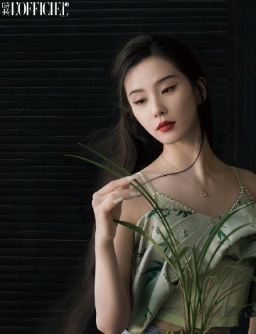 【メール便送料無料】雑誌/ 時裝女士雜志 2023年7月刊 中国版　劉詩詩（リウ・シーシー）：表紙！記事掲載！ L’OFFICIEL ロフィシェル　中国雑誌の画像