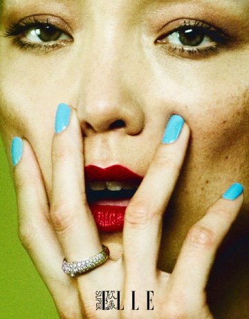 【メール便送料無料】雑誌/ SUPER ELLE 欣漾 2023年8月 中国版　ポム・クレメンティエフ（Pom Klementieff）：表紙！記事掲載！ スーパー・エル　中国雑誌 CHINAの画像