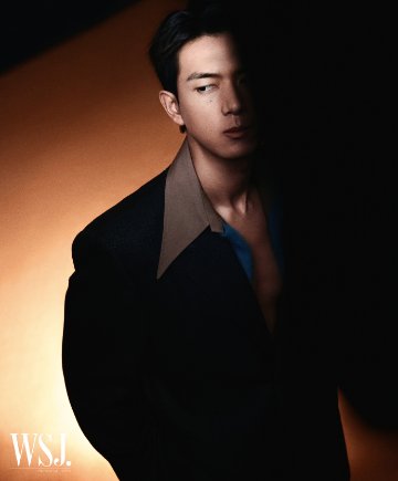 【メール便送料無料】雑誌/ 出色 科學與財富WSJ.雜志 2023年8月第50期 中国版　李現（リー・シェン）：表紙！記事掲載！ MEN’S STYLE CHINA 中国雑誌の画像