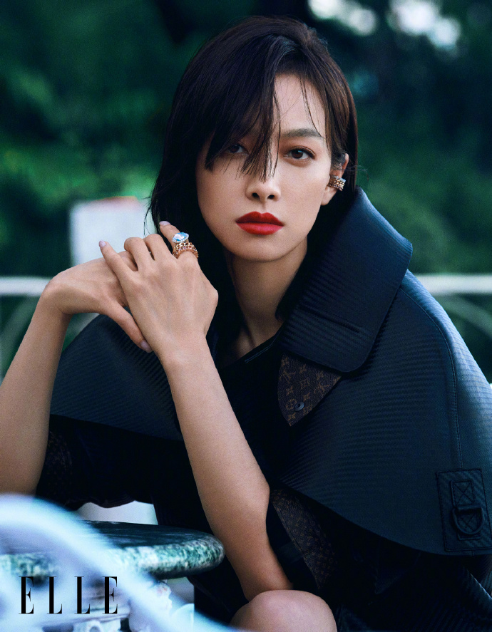 【メール便送料無料】雑誌/ ELLE世界時裝之苑 2023年9月 中国版　宋茜（ビクトリア/ソン・チェン / f(x)）：両面表紙！記事掲載！ エル　中国雑誌の画像