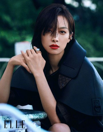 【メール便送料無料】雑誌/ ELLE世界時裝之苑 2023年9月 中国版　宋茜（ビクトリア/ソン・チェン / f(x)）：両面表紙！記事掲載！ エル　中国雑誌の画像