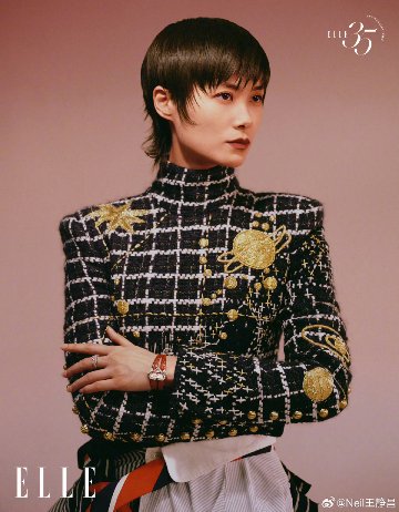 【メール便送料無料】雑誌/ ELLE世界時裝之苑 2023年10月 中国版　李宇春（リー・ユーチュン/クリス・リー）：両面表紙！記事掲載！ エル　中国雑誌の画像
