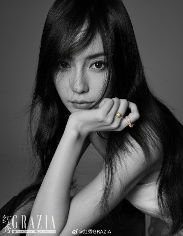 【メール便送料無料】雑誌/ 紅秀Grazia雜志 2023年9月C第628期 中国版　楊穎（Angelababy/アンジェラベイビー）：表紙2種類ランダム発送！記事掲載！ グラッツィア　中国雑誌の画像