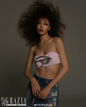 【メール便送料無料】雑誌/ 紅秀Grazia雜志 2023年10月A第630期 中国版　鍾楚曦（エレイン・チョン / チョン・チューシー）：表紙！記事掲載！ グラッツィア　中国雑誌の画像