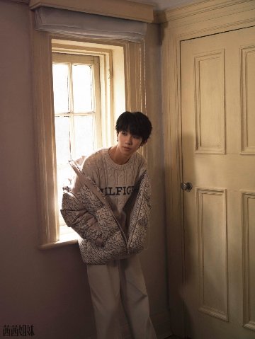 【メール便送料無料】雑誌/ 茜茜姐妹雜志 2023年10月 中国版　林墨（リン・モー/INTO1）：表紙！記事掲載！ CeCi セシ　中国雑誌の画像