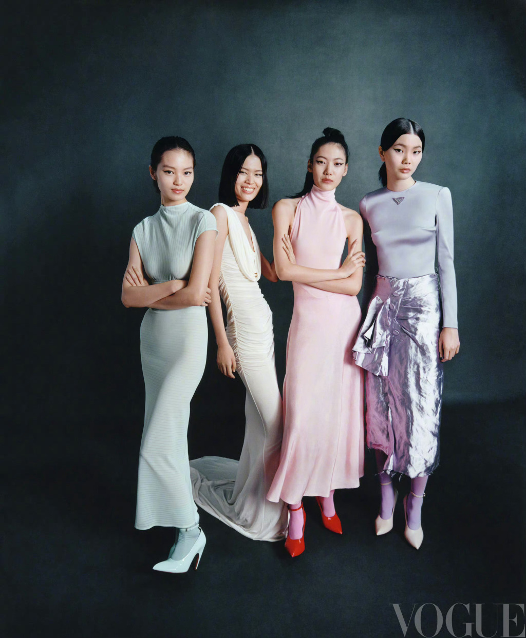 【メール便送料無料】雑誌/ 服飾與美容Vogue 2023年12月刊 中国版　中国系モデル4名：表紙！記事掲載！ ヴォーグ　中国雑誌の画像