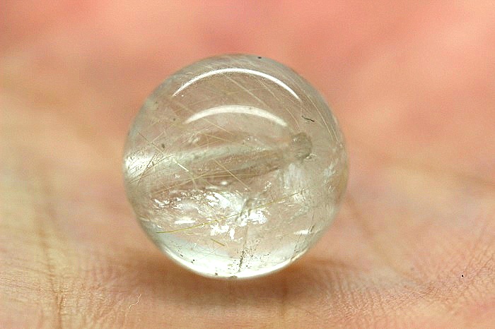 【完売】金運アップ 夢を叶える 希少石 ホワイトルチルクォーツ 約12ミリ  粒売り 天然石 パワーストーンの画像