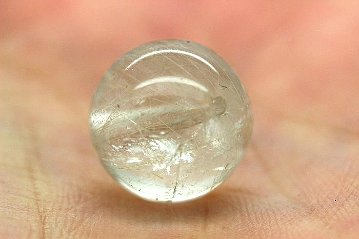 【完売】金運アップ 夢を叶える 希少石 ホワイトルチルクォーツ 約12ミリ  粒売り 天然石 パワーストーンの画像