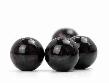邪気祓い、敵をやっつける強靭な黒い宝石 黒翡翠（ブラックジェダイト） 粒売り 約12ミリ 天然石パワーストーン 画像