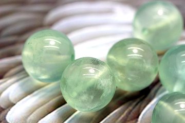 シャイニープレナイト 粒売り 12mm｜穏やかな日々と深い癒し・不安やストレスを軽減 天然石パワーストーン通販 ジュ・オーヴの画像