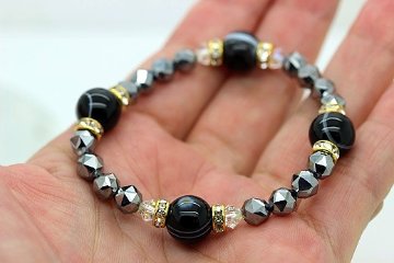 病魔退散・健康と美容を守る守護石✨テラヘルツ鉱石×天眼石ブレスレット｜天然石 パワーストーン通販 ジュ・オーヴの画像