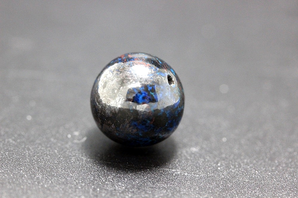 ＜完売＞訳あり  神の領域パワーを持つと云われる魔除け石 ブルーゴッド スギライト 粒売り 約11ミリ 天然石 パワーストーンの画像