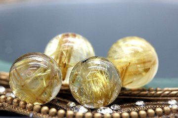 金針びっしり ゴールドルチルクォーツ 大玉14mm｜金運アップ・財運・勝負運を呼ぶ強力パワー｜粒売り 天然石パワーストーン通販 ジュ・オーヴの画像