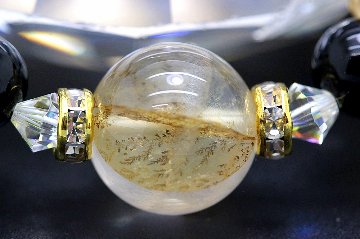 風の妖精が舞い降りる ― 金運・勝利・繁栄の黄金ブレスレット｜シルフの石×ヘマタイト入りルチル×シトリン×タイガーアイ×オニキス 天然石パワーストーン通販 ジュ・オーヴの画像