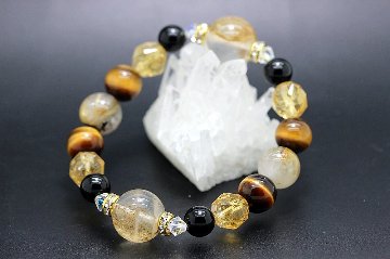 風の妖精が舞い降りる ― 金運・勝利・繁栄の黄金ブレスレット｜シルフの石×ヘマタイト入りルチル×シトリン×タイガーアイ×オニキス 天然石パワーストーン通販 ジュ・オーヴの画像