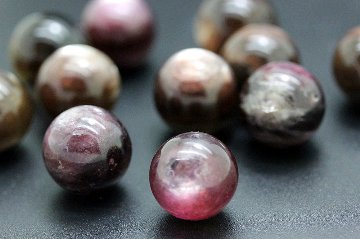 すべてを上手く操れる魔法の翼 レピドライト プリュム 粒売り 約12～12.5ミリ｜天然石パワーストーン通販 ジュ・オーヴの画像