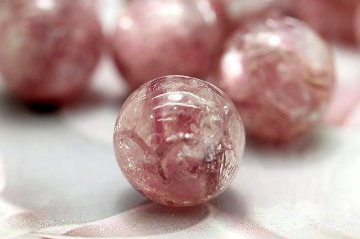 Lumière リュミエールマイカ（ピンクマイカ）粒売り 約12.5mm｜光をまとう魅力と幸運の石・恋愛運・人間関係・成功運アップ｜天然石パワーストーン通販 ジュ・オーヴの画像