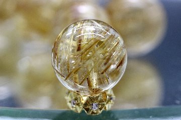 【完売】金運 財運 ギャンブル運 くじ運 勝負運アップ 大玉 キラキラ金針 ゴールドルチルクォーツ 約14.5mm 粒売り｜天然石パワーストーン通販 ジュ・オーヴの画像