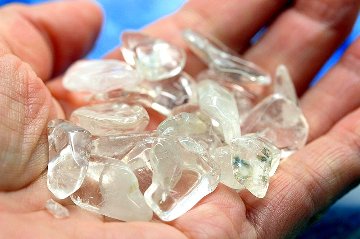 圧倒的な浄化力！ヒマラヤ マニカラン産水晶 さざれ石 大粒タイプ 約50g｜強力浄化・ヒーリング・パワーチャージ｜天然石パワーストーン通販 ジュ・オーヴの画像
