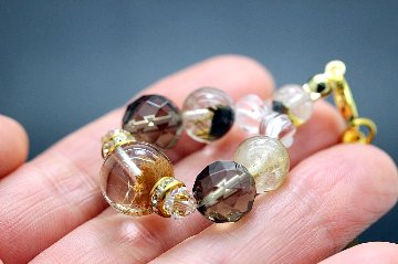 ＜完売＞財を溜め込む！幸せを逃さない！金運 財運 健康 長寿 ガーデンクォーツ ストラップ 天然石 パワーストーンの画像