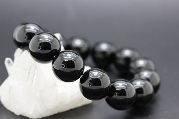 周囲からの邪気を跳ね返す！ 最強パワーを秘めたチベット産モリオン（黒水晶）ブレスレット 大玉約15ミリ AAAAランク天然石 パワーストーンの画像